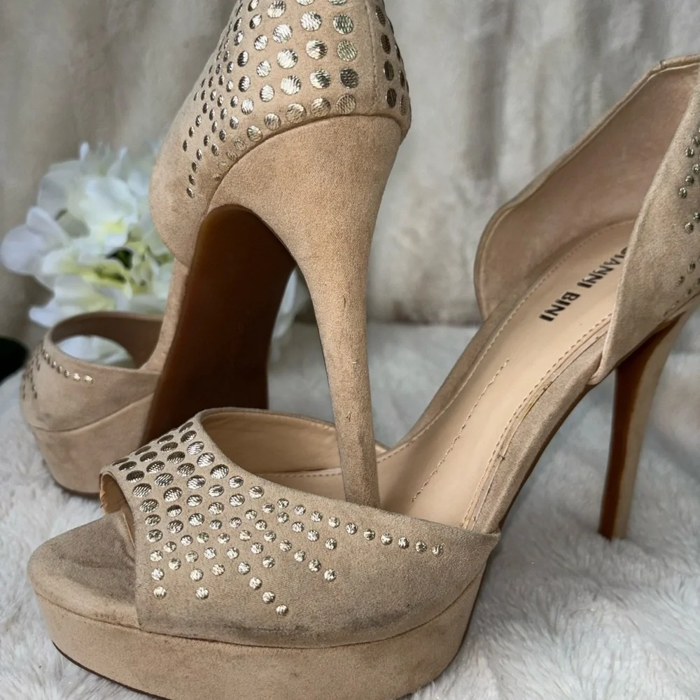 Gianni Bini Champagne Gold Studded Open-Toe Heels size 9